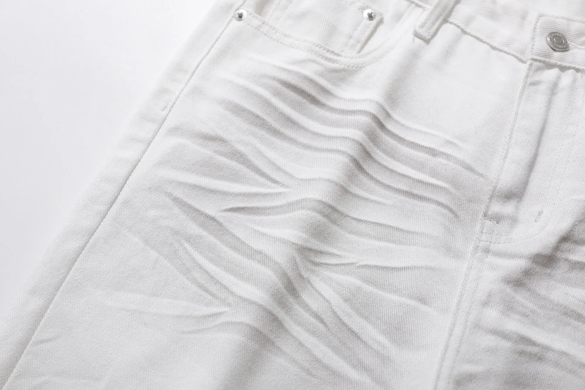 Trendy Pleated Jeans