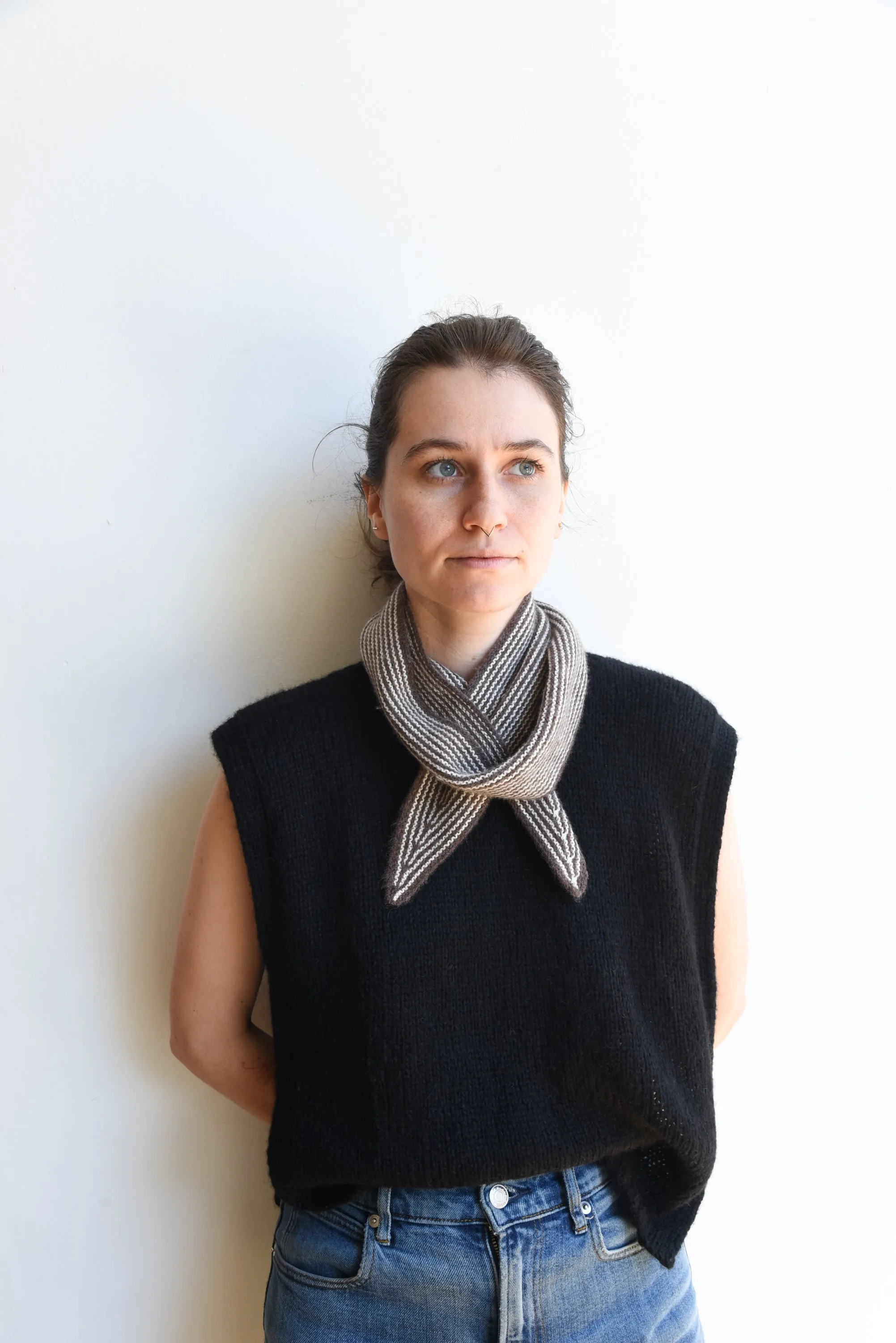 Yanawara Munasiri Llama Vest in Black